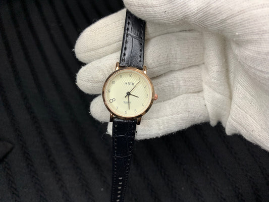 Ladies Black Straps Watch